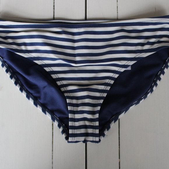 GAP Kids, Size 10, Blue and White Mix Pattern Tankini Swimsuit - Picture 6 of 8